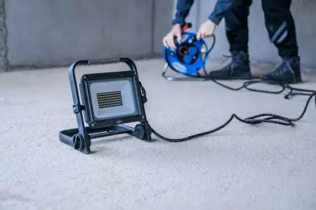 Brennenstuhl JARO 7060 M Reflektor budowlany LED 50 W, 5800 lm, 6500 K, IP65, ściemnialny, kabel 5 m
