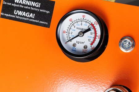 Kompresor olejowy pionowy 40 l, 230V