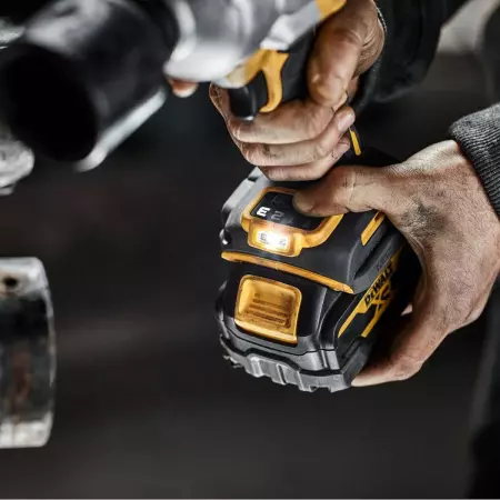 DeWalt DCF961NT Klucz Udarowy 1/2" 18V XR (1627 / 2373 Nm)