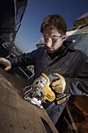 DeWalt DCS331N Wyrzynarka akumulatorowa 18V XR
