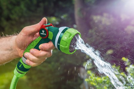 Zraszacz pistoletowy 7-funkcyjny z płynna regulacją strumienia