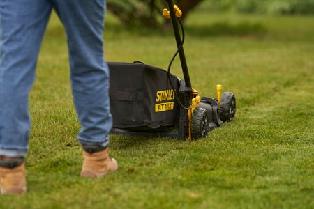 KOSIARKA DO TRAWY AKUMULATOROWA 50CM V20 18V 2*4.0AH