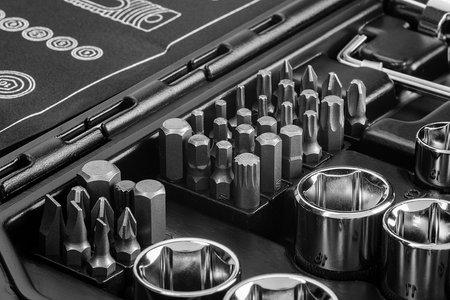 Klucze nasadowe 1/2", 1/4", zestaw 73 szt., CrV