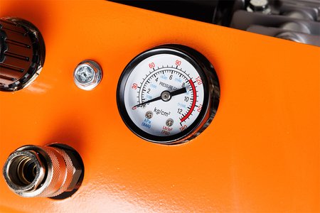 Kompresor olejowy pionowy 40 l, 230V