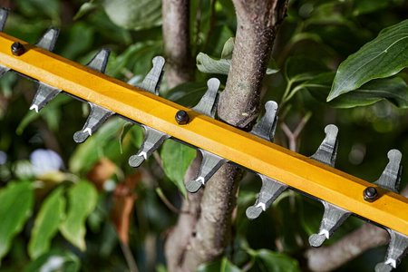 DeWalt DCMHT573N Nożyce do żywopłotu 54V FLEXVOLT 65cm