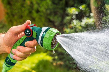 Zraszacz pistoletowy 7-funkcyjny z płynna regulacją strumienia