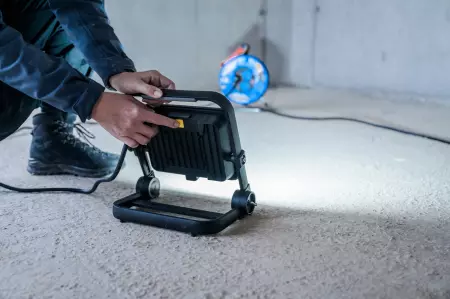 Brennenstuhl JARO 7060 M Reflektor budowlany LED 50 W, 5800 lm, 6500 K, IP65, ściemnialny, kabel 5 m