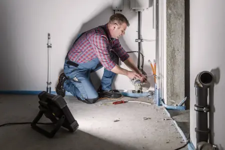 Brennenstuhl Naświetlacz LED DINORA 10050 10600lm z Gniazdem (1171580030)