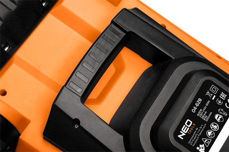 Kosiarka 1600W 380 mm, kosz 45L