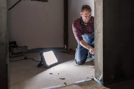 Brennenstuhl Naświetlacz LED DINORA 10050 10600lm z Gniazdem (1171580030)