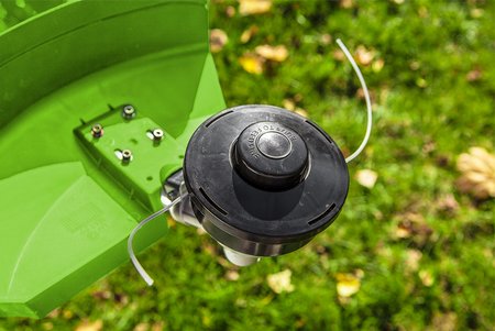 Kosa spalinowa 1.4kW, szerokość koszenia 255/460 mm