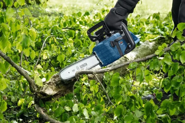 Bosch GKE 18V-40 Professional pilarka łańcuchowa 40 cm 18 V BITURBO (solo)