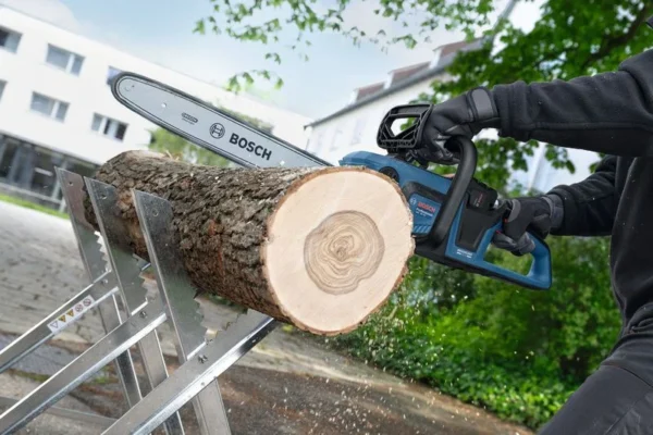 Bosch GKE 18V-40 Professional pilarka łańcuchowa 40 cm 18 V BITURBO (solo)