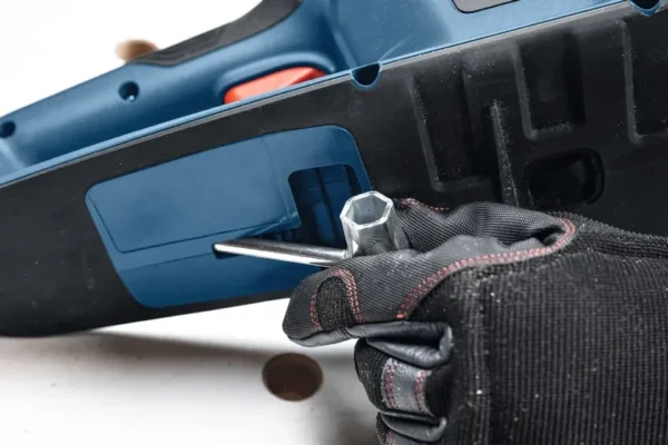 Bosch GKE 18V-40 Professional pilarka łańcuchowa 40 cm 18 V BITURBO (solo)