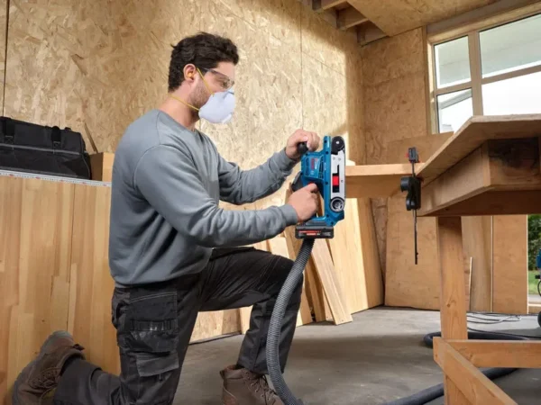 Bosch GBS 18V-75 Professional szlifierka taśmowa 75 mm 18 V (solo) Bosch GBS 18V-75 Professional szlifierka taśmowa 75 mm 18 V (solo)