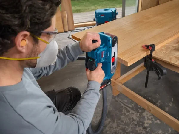 Bosch GBS 18V-75 Professional szlifierka taśmowa 75 mm 18 V (solo) Bosch GBS 18V-75 Professional szlifierka taśmowa 75 mm 18 V (solo)