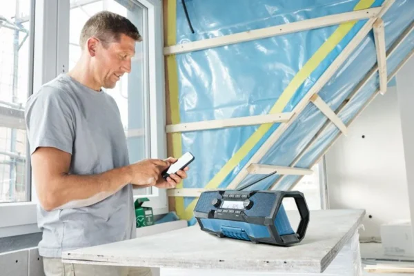Bosch GPB 18V-2 C Professional radio budowlane FM Bluetooth 18 V / 230 V (solo) Bosch GPB 18V-2 C Professional radio budowlane FM Bluetooth 18 V / 230 V (solo)