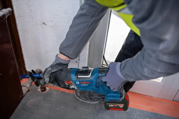 Bosch GSA 185-LI Professional pilarka szablasta akumulatorowa 18 V (solo)