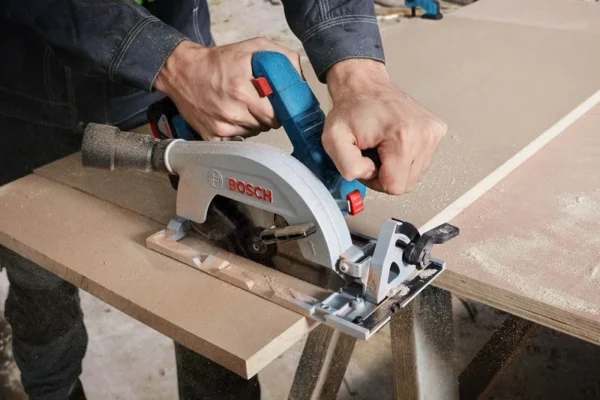 Bosch GKS 185-LI Professional pilarka tarczowa 165 mm 18 V (solo)