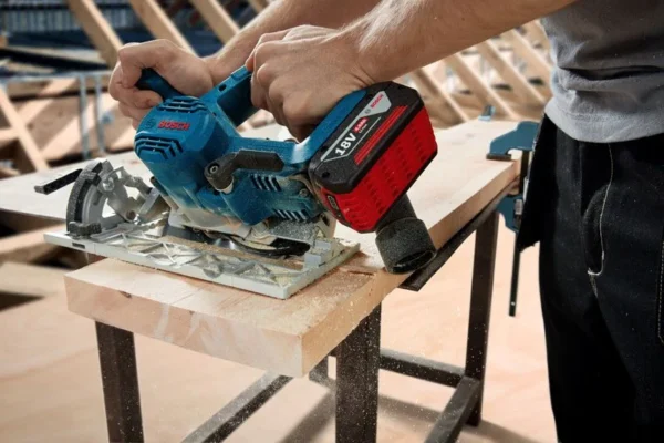 Bosch GKS 185-LI Professional pilarka tarczowa 165 mm 18 V (solo)
