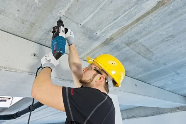 Bosch GBH 2-28 Professional młotowiertarka SDS plus 880 W 3,2 J w walizce L-Case Bosch GBH 2-28 Professional młotowiertarka SDS plus 880 W 3,2 J w walizce L-Case