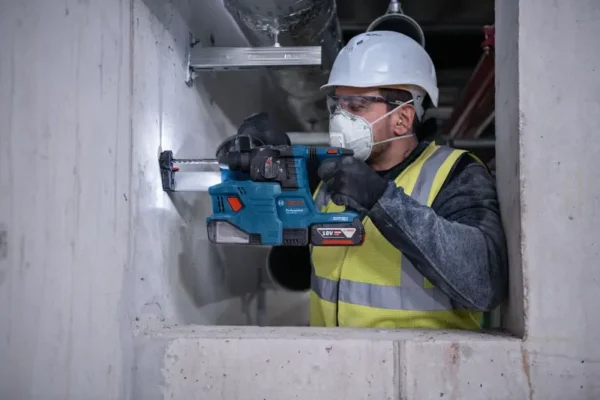 Bosch 0615A500AH zestaw combo 18 V (GSB+GWS+GBH+3×5,0 Ah+gal)