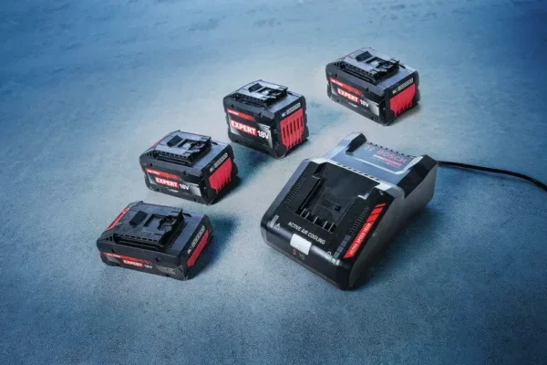 Bosch 0615V0005X akumulator 18 V 4,0 Ah expert 3szt. + ładowarka GAL12 V/18