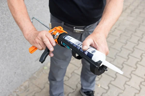 NEO TOOLS wyciskacz do tub z silikonem i mas gęstych 230 mm NEO TOOLS wyciskacz do tub z silikonem i mas gęstych 230 mm