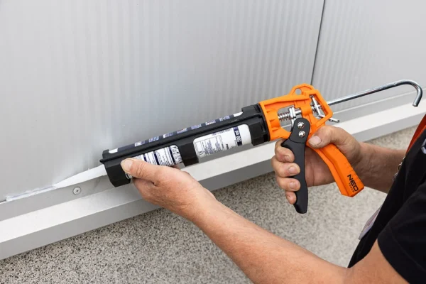 NEO TOOLS wyciskacz do tub z silikonem i mas gęstych 230 mm NEO TOOLS wyciskacz do tub z silikonem i mas gęstych 230 mm