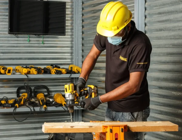 DEWALT DCD996NT wiertarko-wkrętarka wkrętarka udarowa 18 V 95 / 66 Nm 3-BIEGI BL TSTAK DEWALT DCD996NT wiertarko-wkrętarka wkrętarka udarowa 18 V 95 / 66 Nm 3-BIEGI BL TSTAK