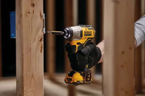 DEWALT DCF601N wkrętarka 12 V 8 Nm 1/4" BL