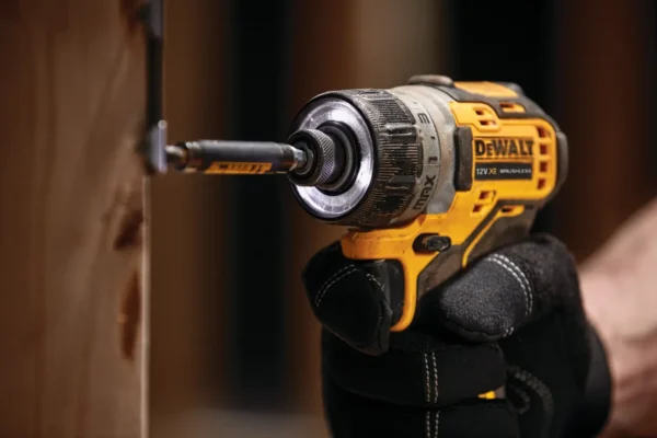 DEWALT DCF601N wkrętarka 12 V 8 Nm 1/4" BL