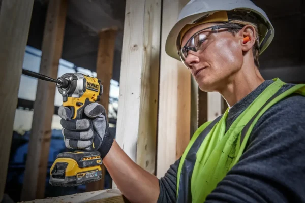 DEWALT DCF850E2T zakrętarka udarowa 18 V 208 Nm 2×1,7 Ah powerstack TSTAK