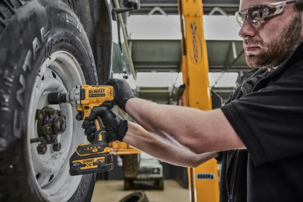 DEWALT DCF891NT klucz udarowy 1/2" 18 V 812 Nm 4-BIEGI pierścień TSTAK DEWALT DCF891NT klucz udarowy 1/2" 18 V 812 Nm 4-BIEGI pierścień TSTAK