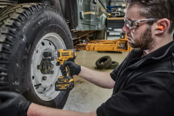 DEWALT DCF891NT klucz udarowy 1/2" 18 V 812 Nm 4-BIEGI pierścień TSTAK DEWALT DCF891NT klucz udarowy 1/2" 18 V 812 Nm 4-BIEGI pierścień TSTAK