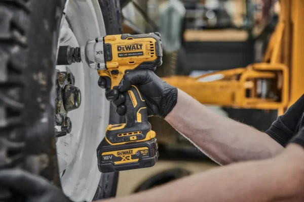 DEWALT DCF891NT klucz udarowy 1/2" 18 V 812 Nm 4-BIEGI pierścień TSTAK DEWALT DCF891NT klucz udarowy 1/2" 18 V 812 Nm 4-BIEGI pierścień TSTAK