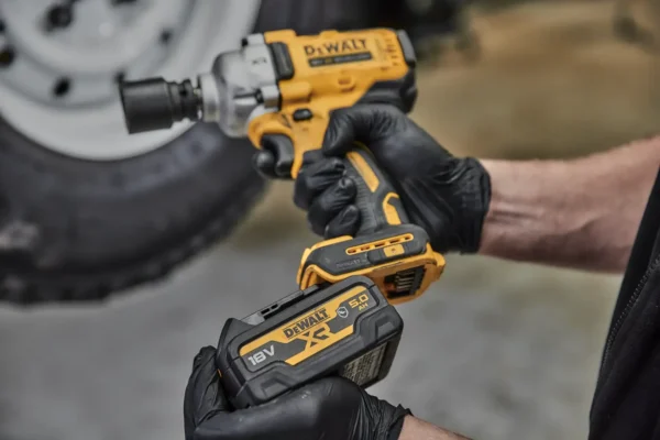 DEWALT DCF891NT klucz udarowy 1/2" 18 V 812 Nm 4-BIEGI pierścień TSTAK DEWALT DCF891NT klucz udarowy 1/2" 18 V 812 Nm 4-BIEGI pierścień TSTAK