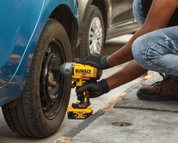 DEWALT DCF899P2 klucz udarowy 1/2" 18 V 950 Nm 3-BIEGI 2×5,0 Ah zapadka
