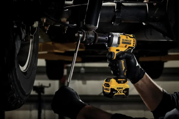 DEWALT DCF901P1 klucz udarowy 1/2" 12 V 340 Nm 1×5,0 Ah