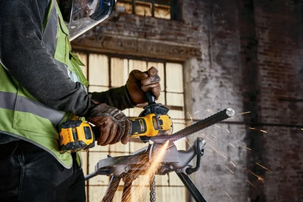 DEWALT DCG416VSN szlifierka kątowa 125 mm 18 V reg. obr. wył. łopatkowy TSTAK