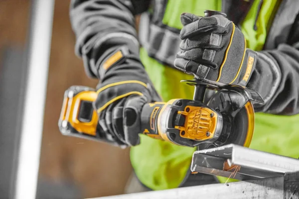 DEWALT DCG416VSN szlifierka kątowa 125 mm 18 V reg. obr. wył. łopatkowy TSTAK