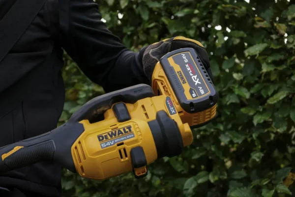 DEWALT DCMASPH6N przystawka - nożyce do żywopłotu na wyśięgniku splitboom DEWALT DCMASPH6N przystawka - nożyce do żywopłotu na wyśięgniku splitboom