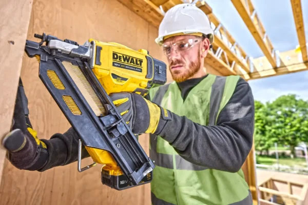 DEWALT DCN950N gwoździarka 18 V 33° 64-90 mm sekwencyjna