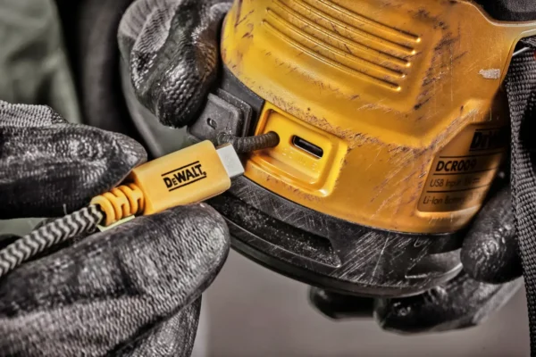 DEWALT DCR009 głośnik bt USB DEWALT DCR009 głośnik bt USB