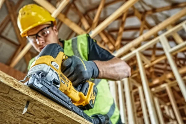 DEWALT DCS334P2 wyrzynarka 18 V 2×5,0 Ah