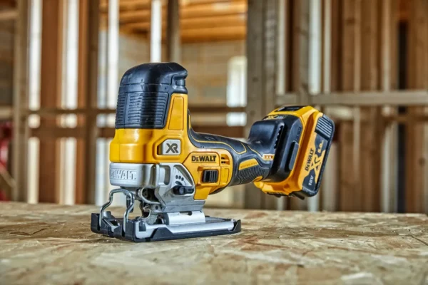DEWALT DCS335N wyrzynarka 18 V