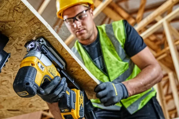 DeWALT DCS335P2 wyrzynarka 18 V XR BL 2×5,0 Ah TSTAK
