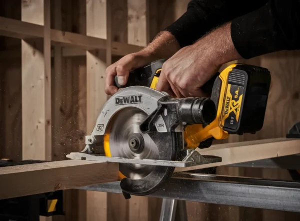 DEWALT DCS565N pilarka tarczowa 18 V 165 mm