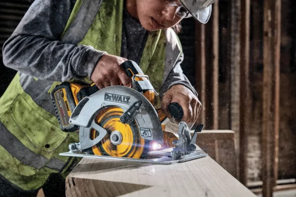 DEWALT DCS573NT pilarka tarczowa 18 V 190 mm TSTAK