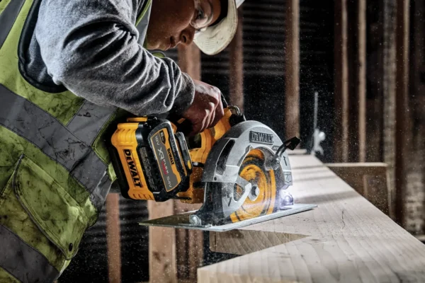 DEWALT DCS573NT pilarka tarczowa 18 V 190 mm TSTAK